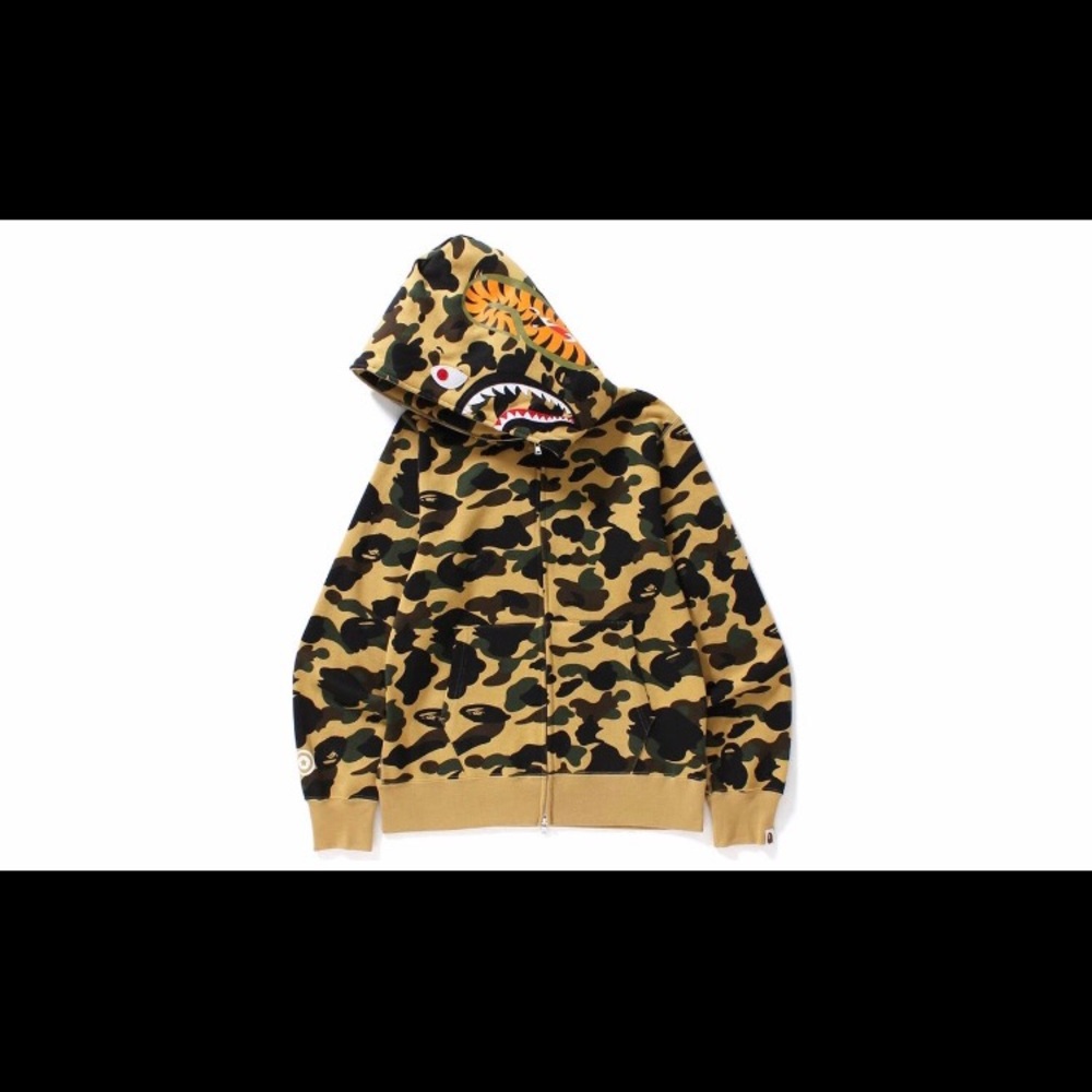 Men’s size small bape full zip hoodie